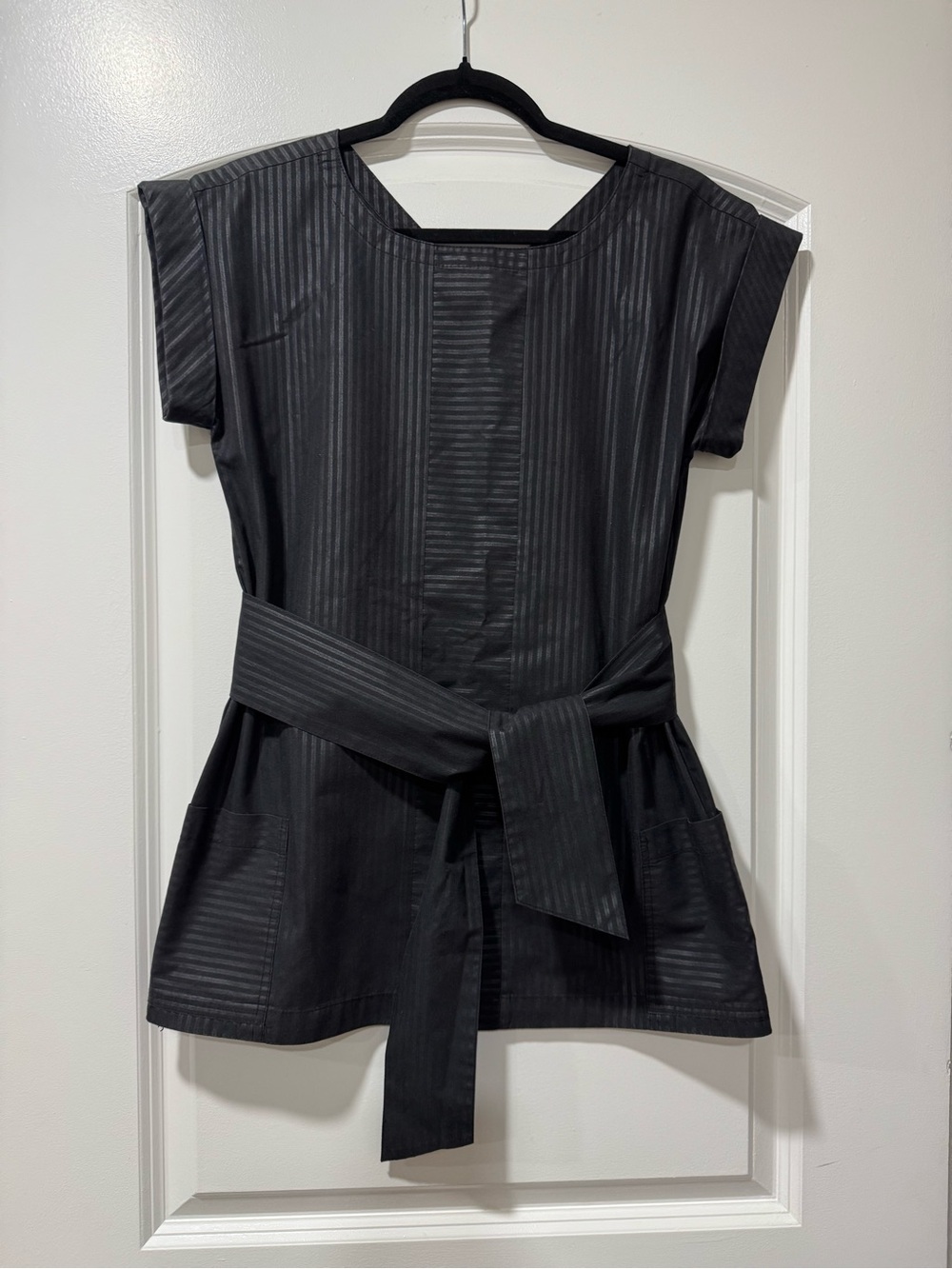 🟡3/$15 DEAL! GENERRA Black Striped Belted Short-Sleeve Tunic